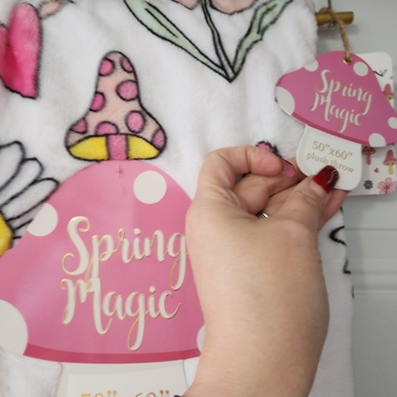 NWT Adorable ๐ Mushroom with ๐ flowers soft Blanket ! - Picture 6 of 7